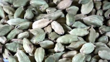  Susuz kakule baharat kapsülleri video çeviriyor.