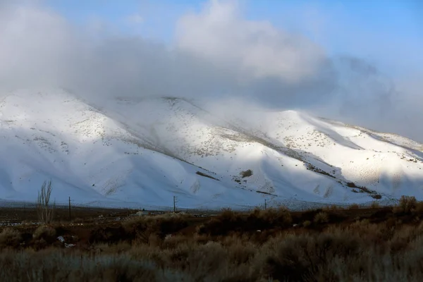 Nuvens Temperadas Sobre Montanhas Deserto — Fotografia de Stock