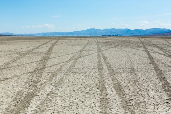 Tracce Pneumatici Che Attraversano Deserto Nero Della Roccia Playa — Foto Stock