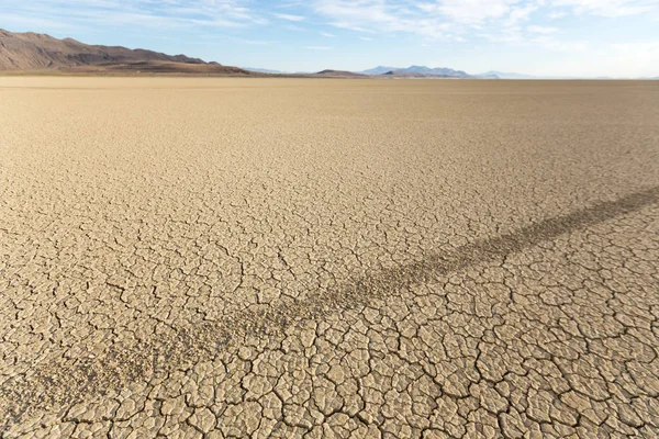 Tracce Pneumatici Che Attraversano Deserto Nero Della Roccia Playa — Foto Stock