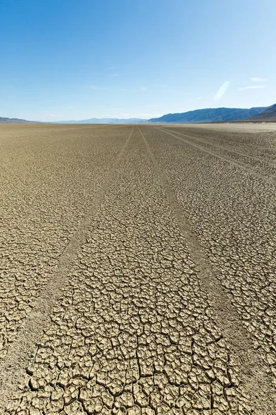 Tracce Pneumatici Che Attraversano Deserto Nero Della Roccia Playa — Foto Stock