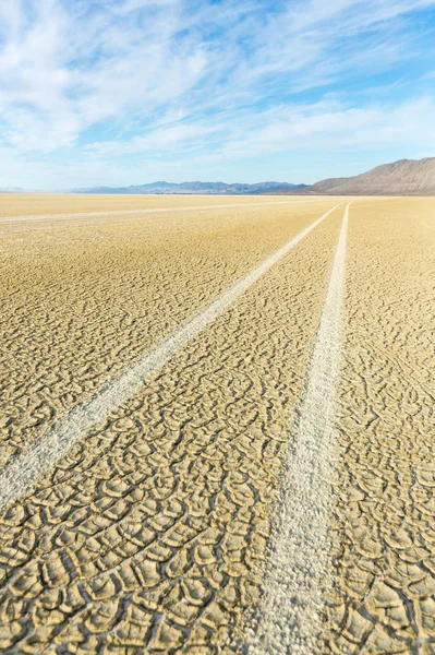 Tracce Pneumatici Che Attraversano Deserto Nero Della Roccia Playa — Foto Stock