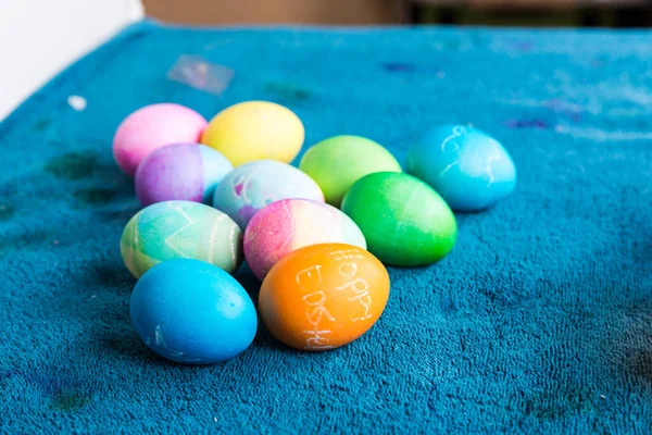 Œufs Pâques Complétés Après Être Sortis Des Cuves Colorant — Photo