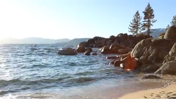 Choppy Waves Beach Lake Tahoe Nevada Sand Harbor — Vídeos de Stock