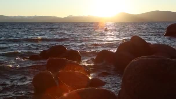 Waves Hitting Rocks Sunset Sun Flared Sand Harbor Lake Tahoe — Wideo stockowe
