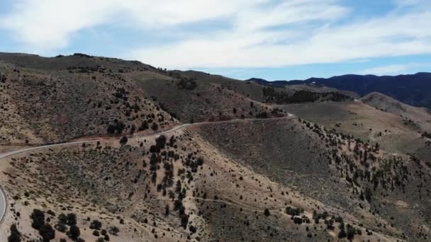 Drone Geiger Grado Reno Montaña Carretera Través Del Desierto Pan — Vídeo de stock