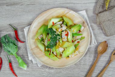 baharatlı salata, Çince lahana ve kabak soslu domuz eti