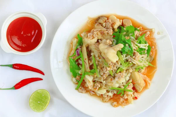 Insalata Piedi Pollo Piccante Con Golden Needle Fungo Sedano — Foto Stock