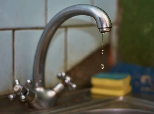 Old Dripping Kitchen Faucet Close — Stock Photo, Image