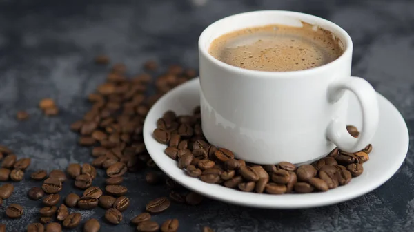 Witte Kop Espresso Koffie Met Kaneel Kopieerruimte Betonnen Tafel — Stockfoto