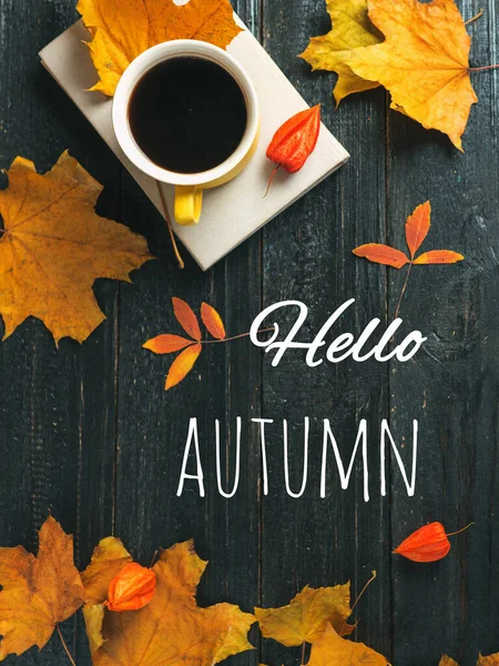 Hallo Herbst Komposition Mit Kaffee Buch Und Bunten Blättern — Stockfoto