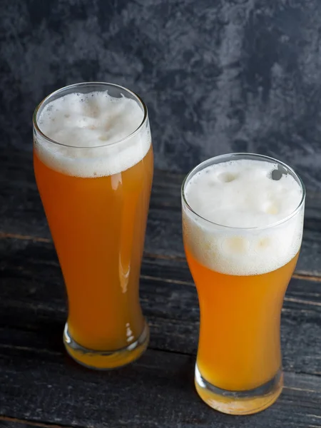 Two Glasses Unfiltered Cold Wheat Craft Beer Dark Table — Stock Photo, Image