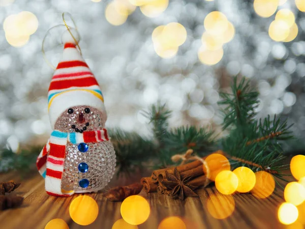 クリスマス雪だるまのおもちゃの挨拶カードのための休日 — ストック写真
