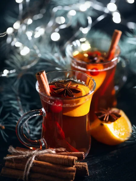 Hot Winter Alcoholic Cocktail Mulled Wine Spices Tangerine Dark Table — Stock Photo, Image