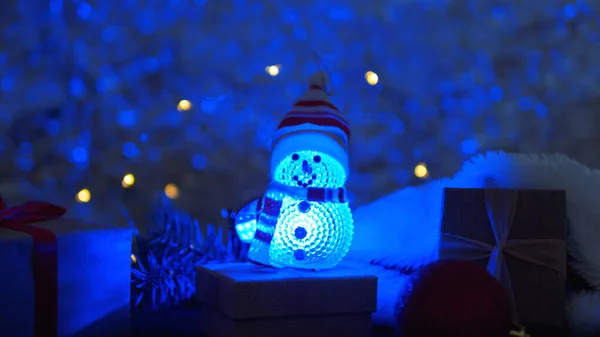 Рождественская Ночь Подарков Освещенная Игрушка Снеговика — стоковое фото