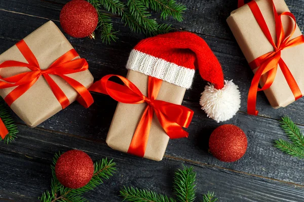 Cadeaudoosjes Verpakt Met Linten Houten Tafel Close — Stockfoto