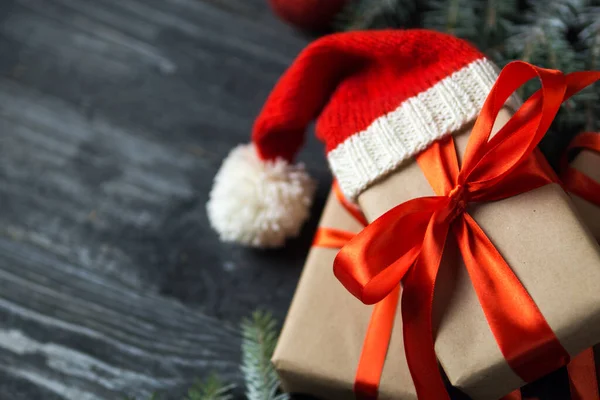 Caixas Presente Natal Elegantes Embaladas Papel Com Espaço Cópia — Fotografia de Stock