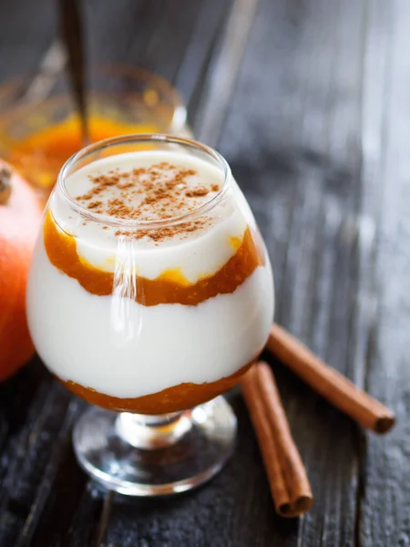 Homemade Pumpkin Parfait Sweet Seasonal Dessert — Stock Photo, Image