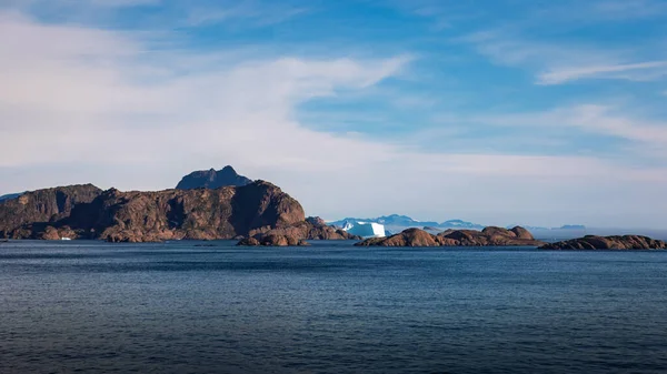 12 Ağustos 2025 'te Grönland' ın güney kıyısına yaklaşıyoruz.