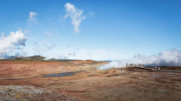 Gunnuhver, İzlanda 'da Reykjanes Yarımadası' nın güneybatısında çeşitli çamur havuzları ve fümerollerden oluşan bir jeotermal alan, Ağustos 2025