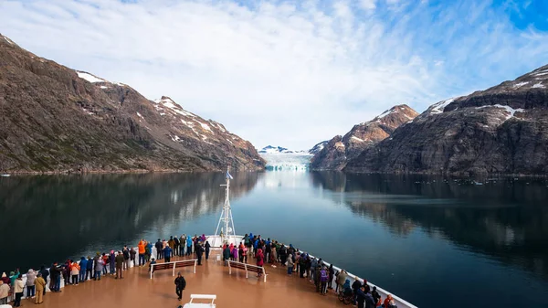 Mavi Gökler, Buzullar, Prins Dağları ve Buzdağları Christian Sund, Güney Grönland, Ağustos 2025