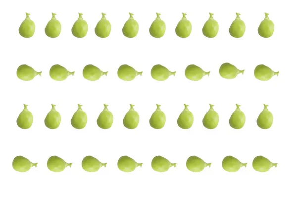 Çarpılan bezelye taneleri Close-up izole beyaz arka plan üzerinde. Yatay biçimde.