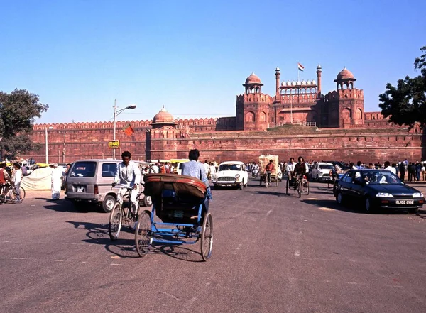 Delhi India November 1993 Utsikt Över Röda Fortet Med Lokalbefolkningen — Stockfoto