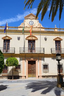 Andalucia, İspanya, Europe, Plaza de la Laguna, Ayamonte, Huelva ilinde Belediye Binası önden görünüm.