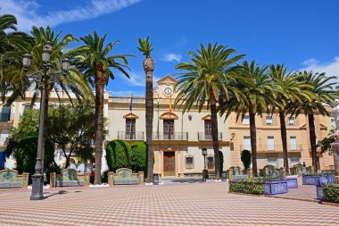Andalucia, İspanya, Europe, Plaza de la Laguna, Ayamonte, Huelva ilinde Belediye Binası önden görünüm.