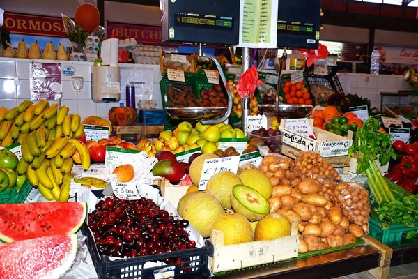 Olhau Portugalia Czerwca 2017 Owoców Warzyw Straganie Wewnątrz Rynku Olhau — Zdjęcie stockowe
