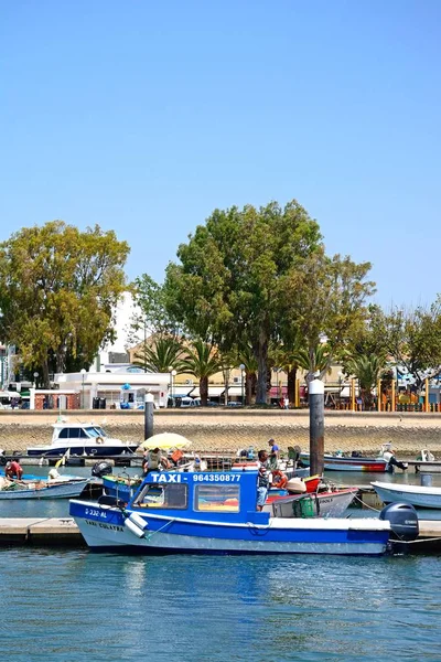 Olhau Portugal Juni 2017 Boten Watertaxi Afgemeerd Jachthaven Met Avenida — Stockfoto