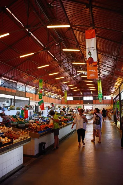 Olhau Portugal June 2017 Shoppers Looking Fresh Produce Sale Indoor — Stock Photo, Image