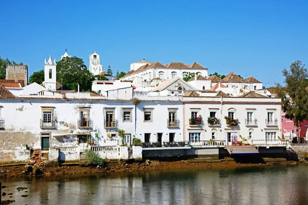 Tavira Portugal Juni 2017 Stadthäuser Ufer Des Flusses Gilao Mit — Stockfoto