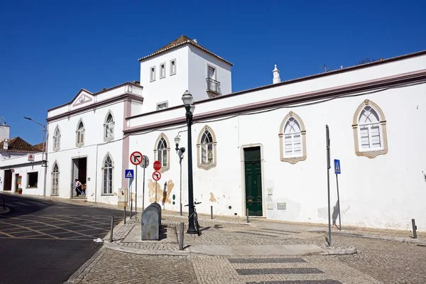 Tavira Portugal Juni 2017 Traditionelle Portugiesische Gebäude Entlang Der Avenida — Stockfoto