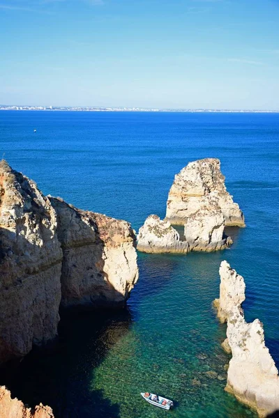 라고스 포르투갈 2017 베이와 해안선에서 보트와 절벽의 Piedade 라고스 Algarve — 스톡 사진