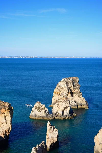 Lagos Portugalia Czerwca 2017 Podwyższone Widok Klifach Widokiem Ocean Kierunku — Zdjęcie stockowe