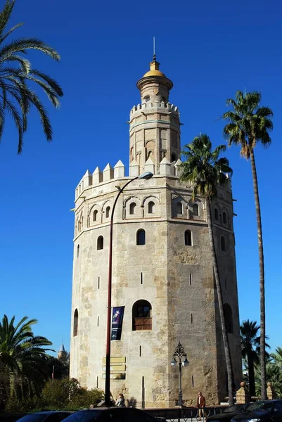 Вид на золоті вежі, Севілья, Іспанія. — стокове фото