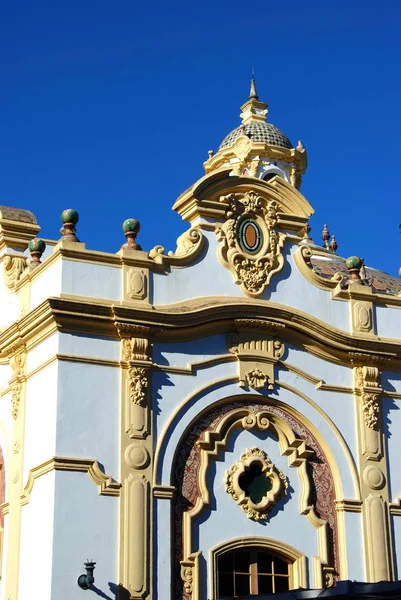 Veduta di parte del dettaglio del teatro Lope de Vega, Siviglia, Spagna . — Foto Stock