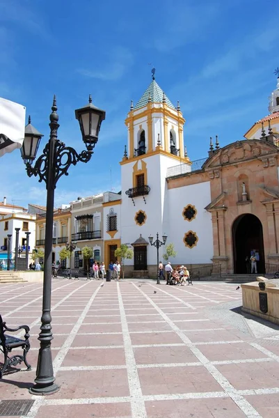 Widok na Kościół parafialny Socorro w Plaza del Socorro, Ronda, Hiszpania. — Zdjęcie stockowe