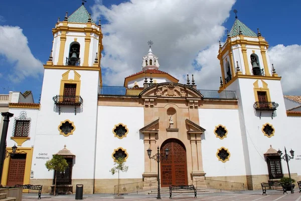 Widok na Kościół parafialny Socorro w Plaza del Socorro, Ronda, Hiszpania. — Zdjęcie stockowe