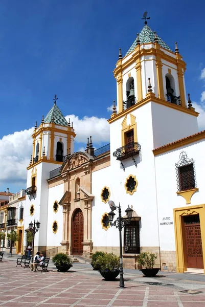 Widok na Kościół parafialny Socorro w Plaza del Socorro, Ronda, Hiszpania. — Zdjęcie stockowe