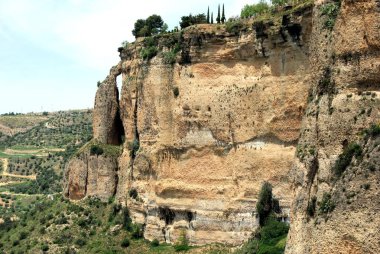 Cauldron Handle, Ronda, İspanya'nın yer aldığı geçitin görünümü.