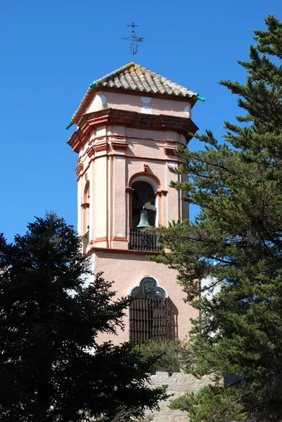 Chudé střevíce ze Santa Isabel de Los Angeles klášterní zvonice, Ronda, Španělsko. — Stock fotografie