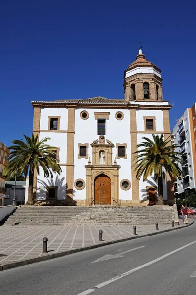 Вид на церковь Мерсед, построенную в 1585 году, Ронда, Испания . — стоковое фото