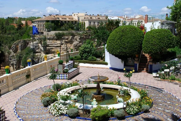 Fountain in the pretty gardens at Don Bosco house, Ronda, Spain. — Stock Photo, Image