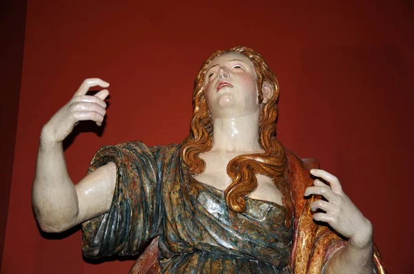 Estatueta dentro da igreja Real Colegiata Santa Maria la Mayor, Antequera, Espanha . — Fotografia de Stock