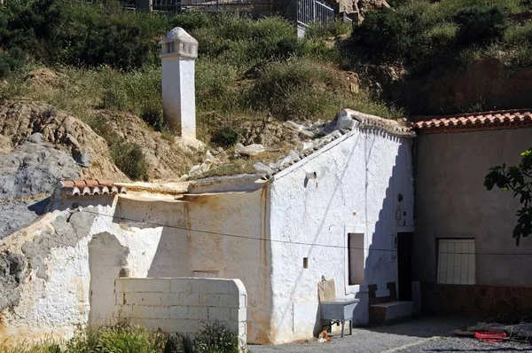 Troglodit Mahallesi, Guadix, İspanya 'daki mağara evleri.. — Stok fotoğraf