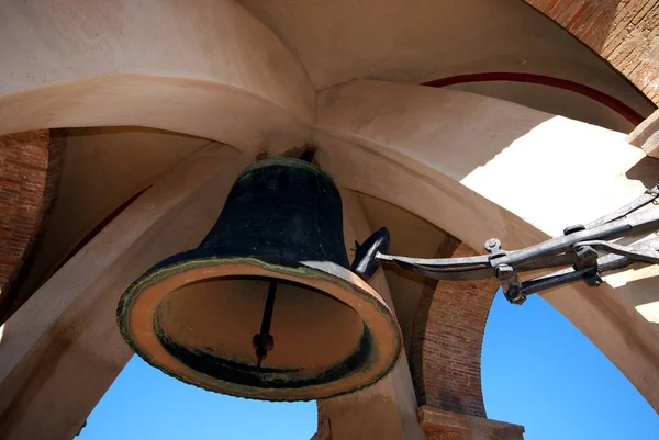 Колокол в замковой башне, Антекера, Испания . — стоковое фото