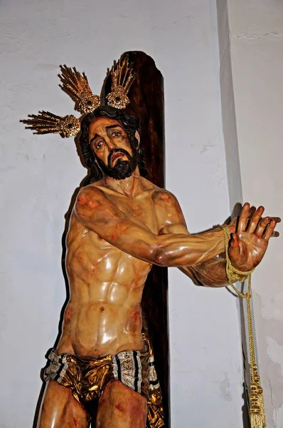 Estátua de Cristo com as mãos atadas dentro da igreja de Santa Maria, Albox, Espanha . — Fotografia de Stock