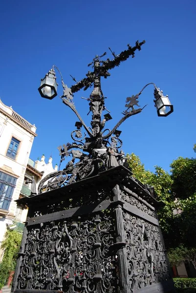 Cruz Hierro Linternas Plaza Santa Cruz Sevilla Sevilla Provincia Andalucía — Foto de Stock
